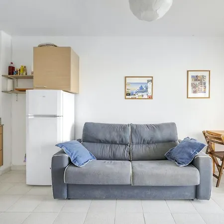 Seaside Apartment: Beachfront With Pool And Sea View Apartment *